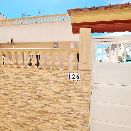 Elegant Just 7 Minutes From The Beaches Of 3* טורבייחה