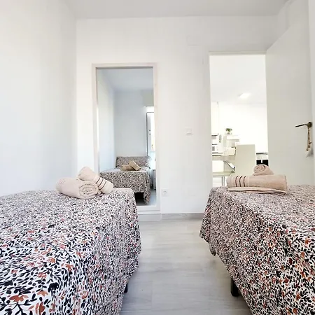 Dom wakacyjny Elegance And Comfort Steps From Carrefour