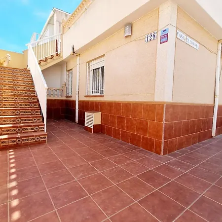 Elegant Just 7 Minutes From The Beaches Of טורבייחה