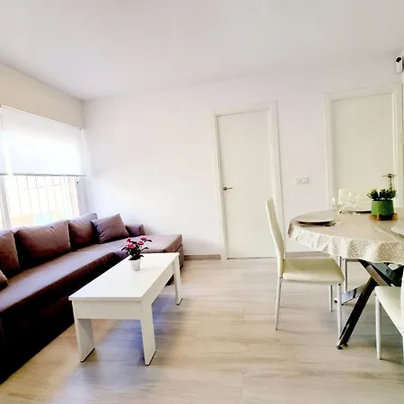 Elegant Just 7 Minutes From The Beaches Of טורבייחה